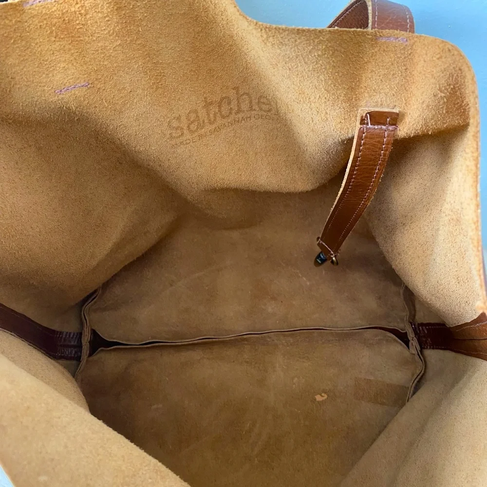 Handcrafted leather tote. - Picture 3 of 5
